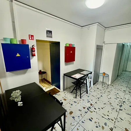 Barcelona & Pub Hostal Vilna